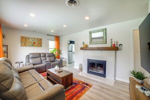 Interior - Pet Friendly w/ Yard! Modern La Porte Home By Dtwn (La Porte)