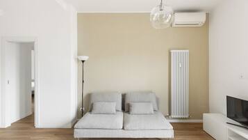 Apartment, Balcony | Living area | 35-cm TV with digital channels
