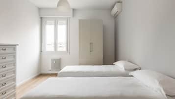 Apartment, Balcony | Iron/ironing board