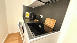 Private kitchen - BeckHomes Stylish Central Apartments (München)
