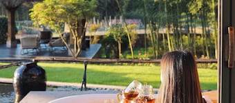 Zhangjiajie Waterfront Huajian Inn