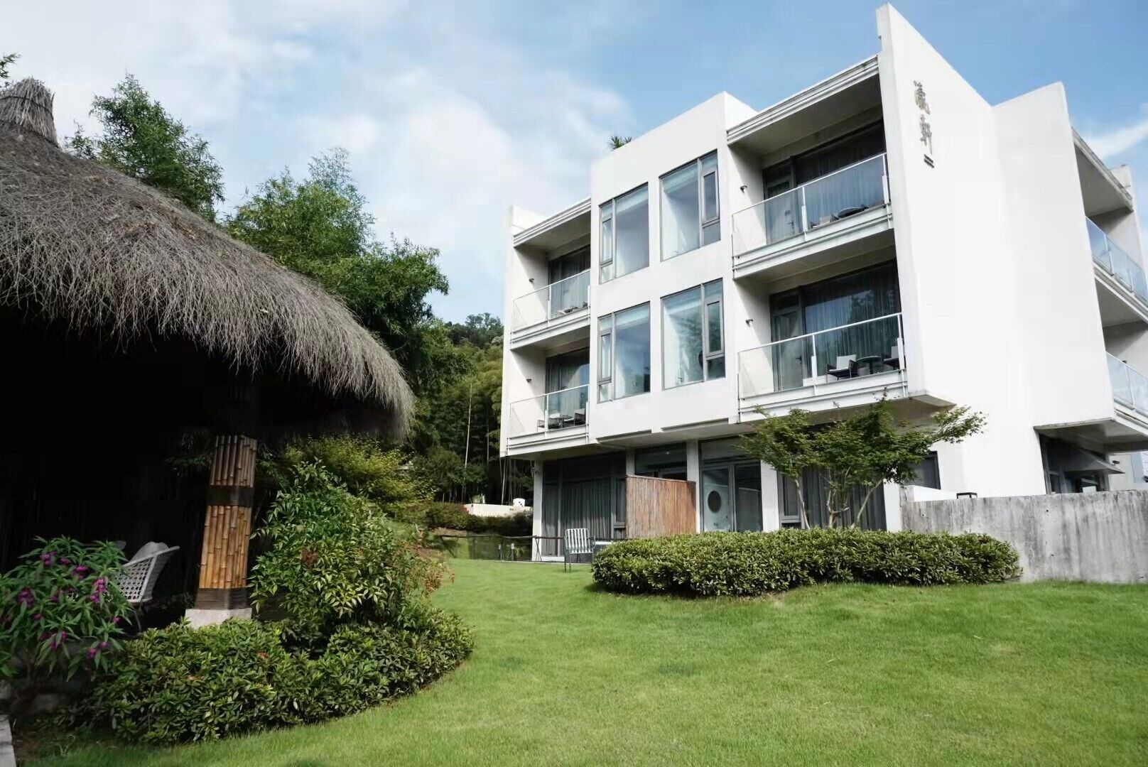 Mặt tiền nơi lưu trú