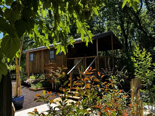 Cabin 'L'arbousier' with Private Terrace, Private Garden and Air Conditioning