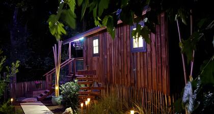 Cabin 'L'arbousier' with Private Terrace, Private Garden and Air Conditioning