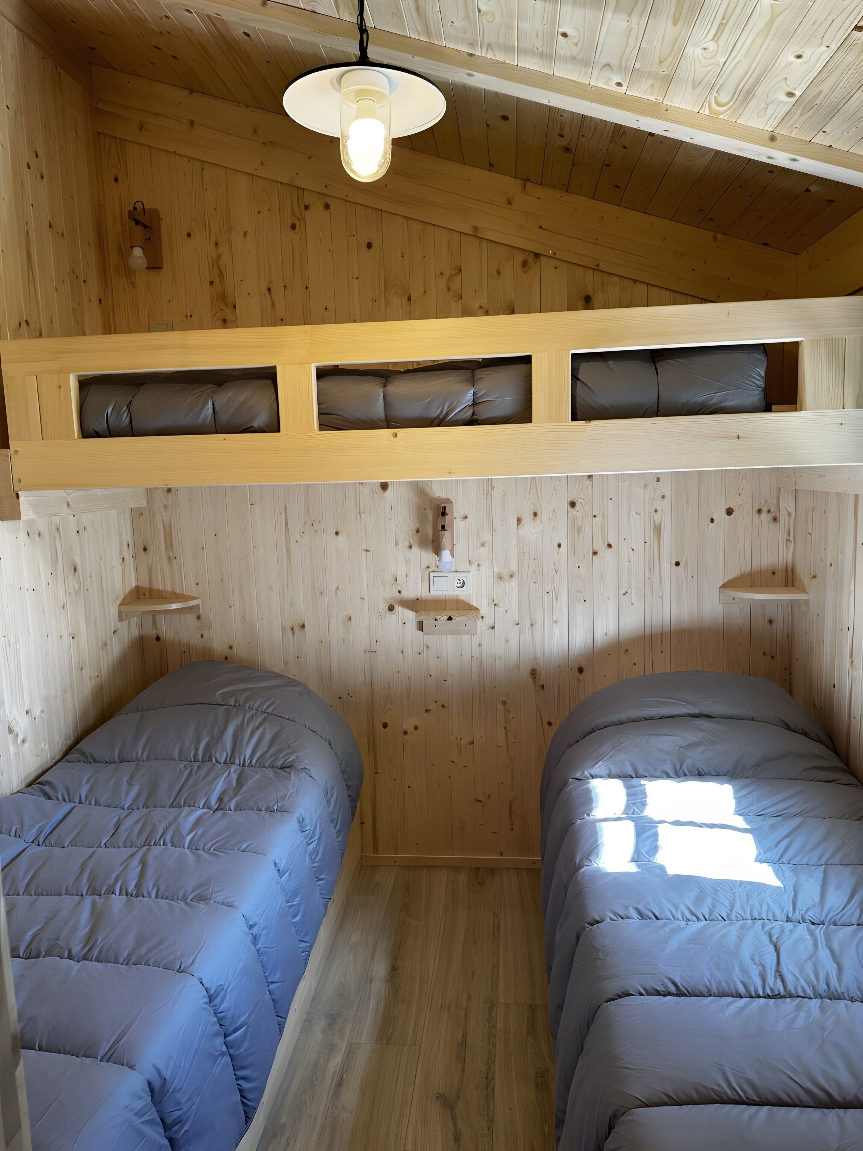 2 chambres, fer et planche à repasser, draps fournis