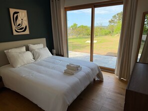 Room - Holiday Home “Le Petit Brécéan” with Heated Swim Spa (Béganne)