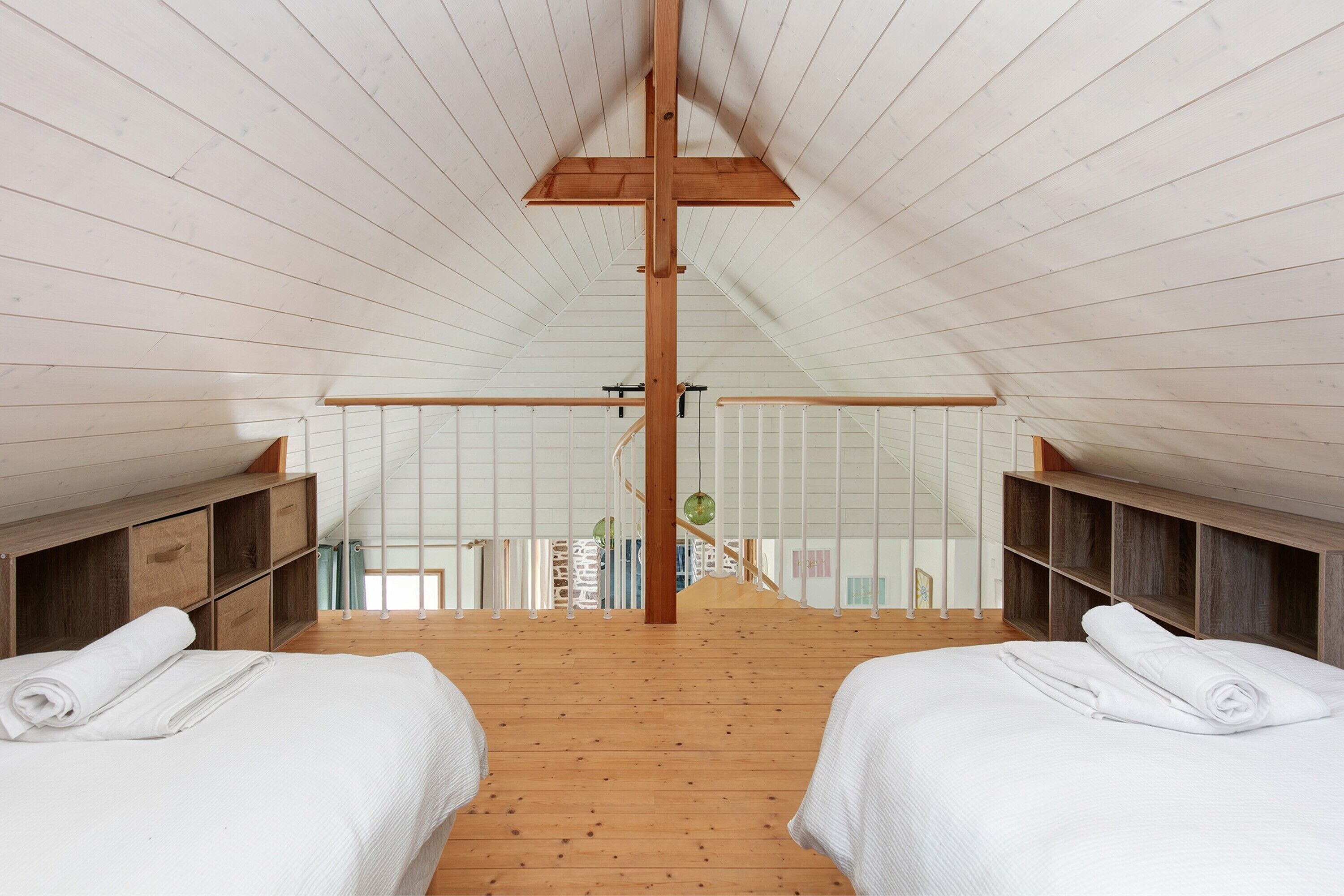 2 slaapkamers, een strijkplank/strijkijzer, beddengoed