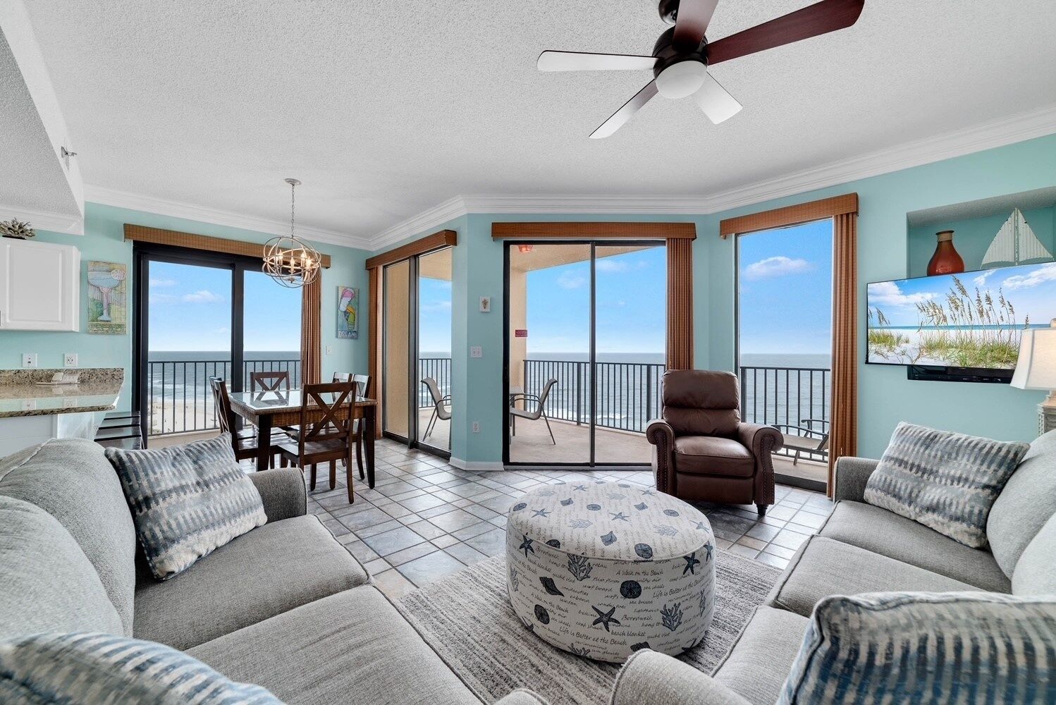 Condo, 3 Bedrooms | Living area