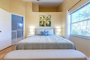 3 bedrooms, desk, iron/ironing board, travel cot - 3BR Beach Getaway w Backyard & Balcony (Cape Canaveral)