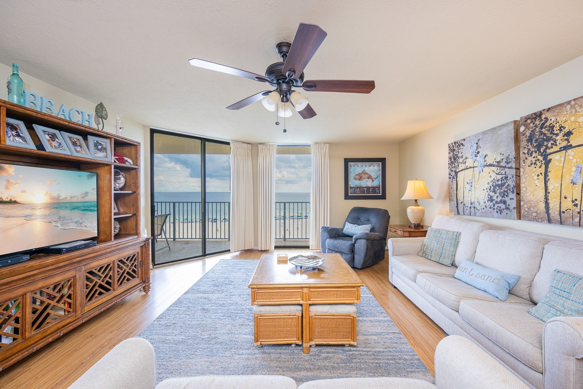 Condo, 3 Bedrooms | Living area