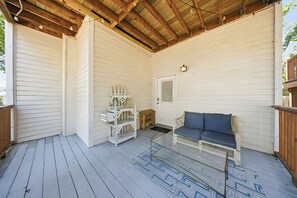 Terrace/patio - Snipes-Taylor House: Historic Charm &Walk to DT! Huge porch and backyard! (Wilmington)