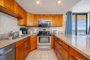 Apartment, 3 Schlafzimmer | Eigene Küche | Kühlschrank, Ofen, Wasserkocher mit Kaffee-/Teezubehör
