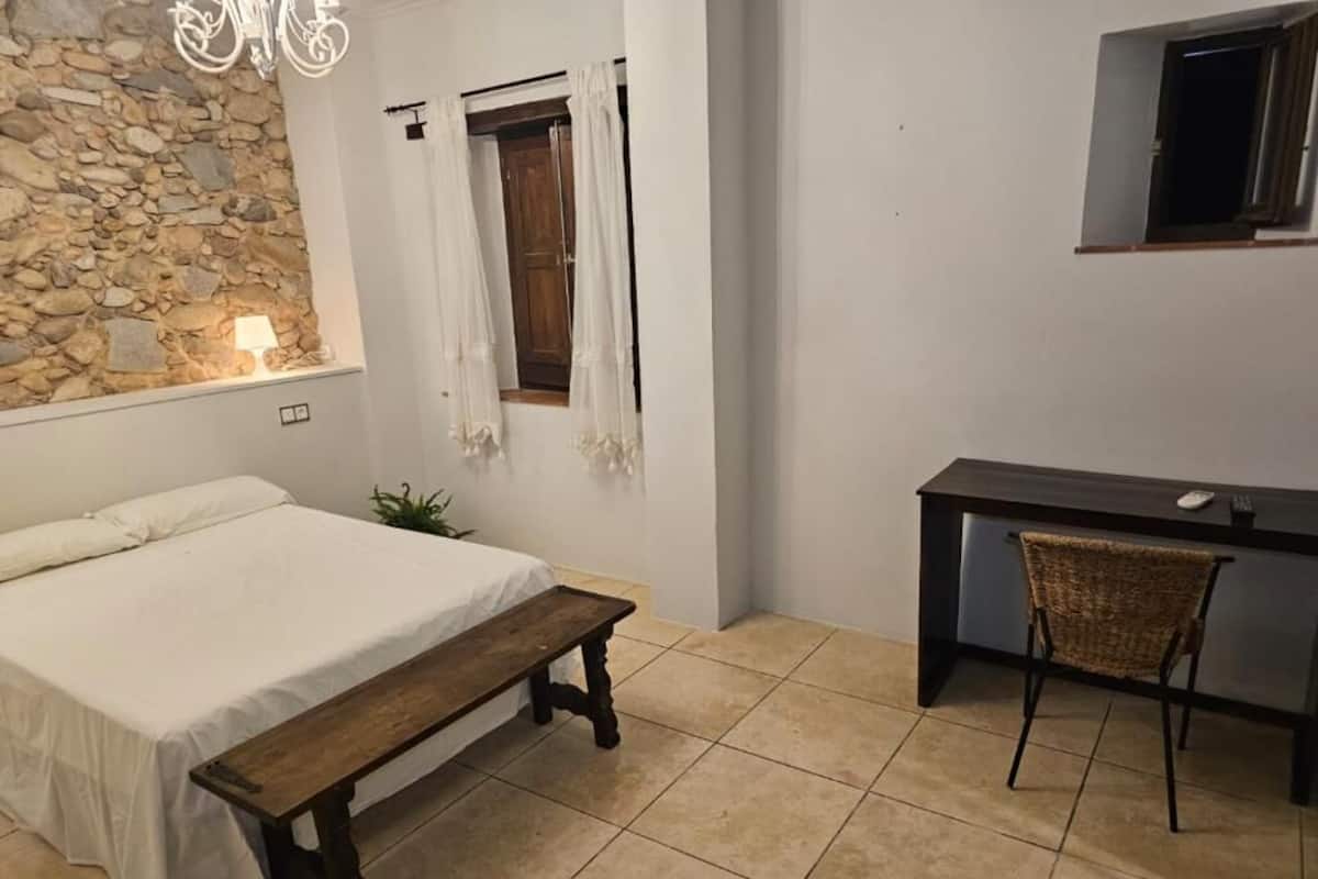 Deluxe Double Room, Canal View | Wi-fi percuma, cadar katil 