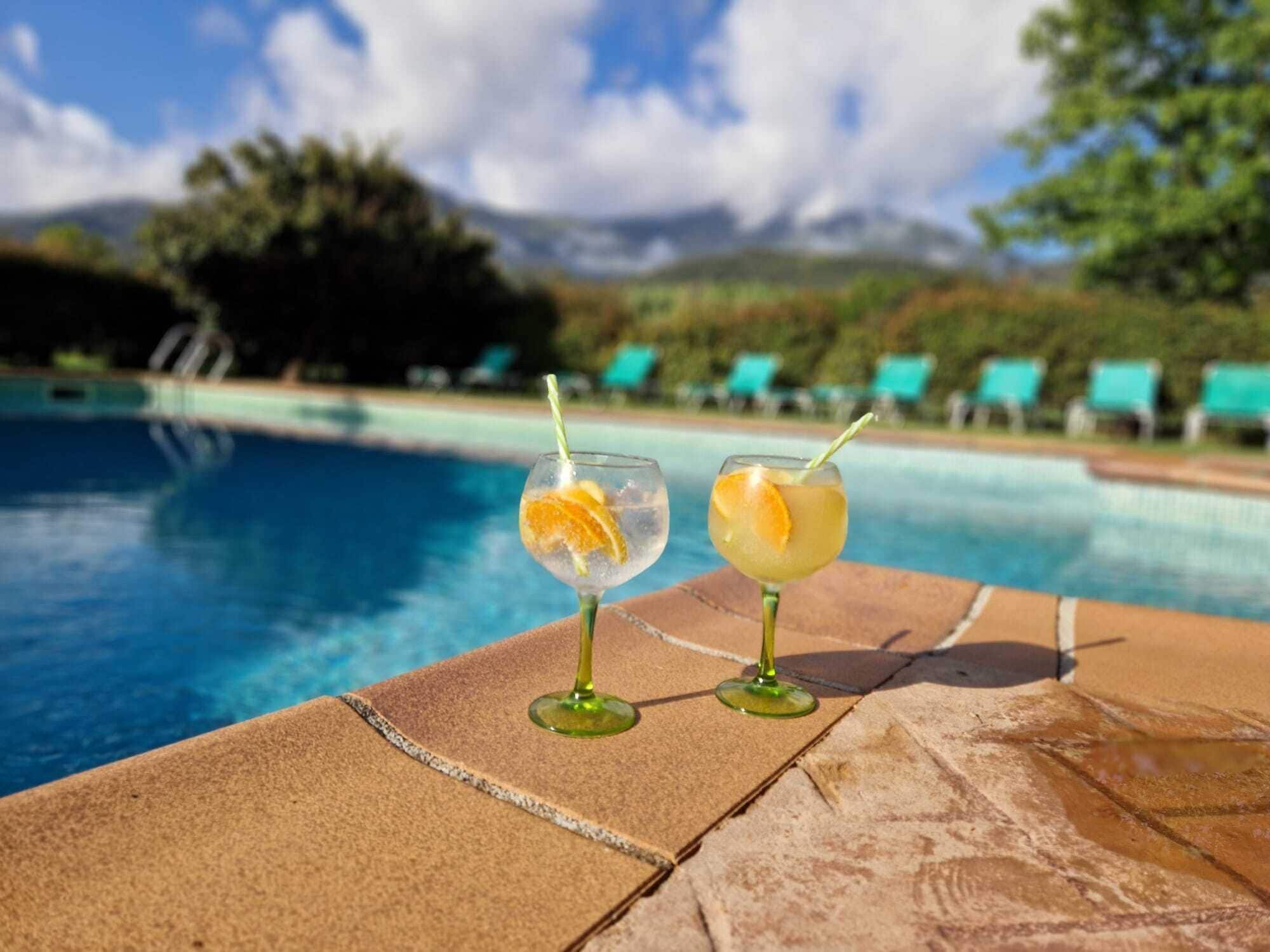 Piscina a l'aire lliure de temporada 