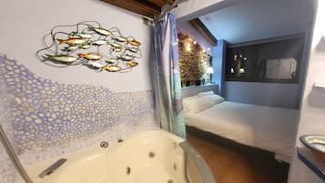 Junior suite, uitzicht op kanaal | Gratis wifi