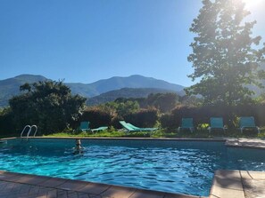 Seasonal outdoor pool - Hotel Pasteral (La Cellera de Ter)