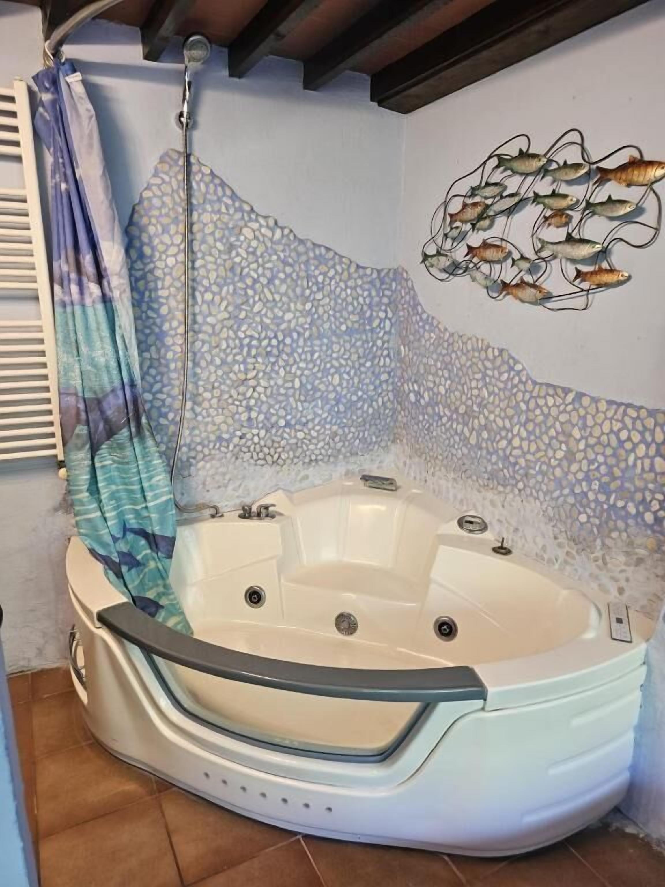 Suite – junior, kanalutsikt | Bad