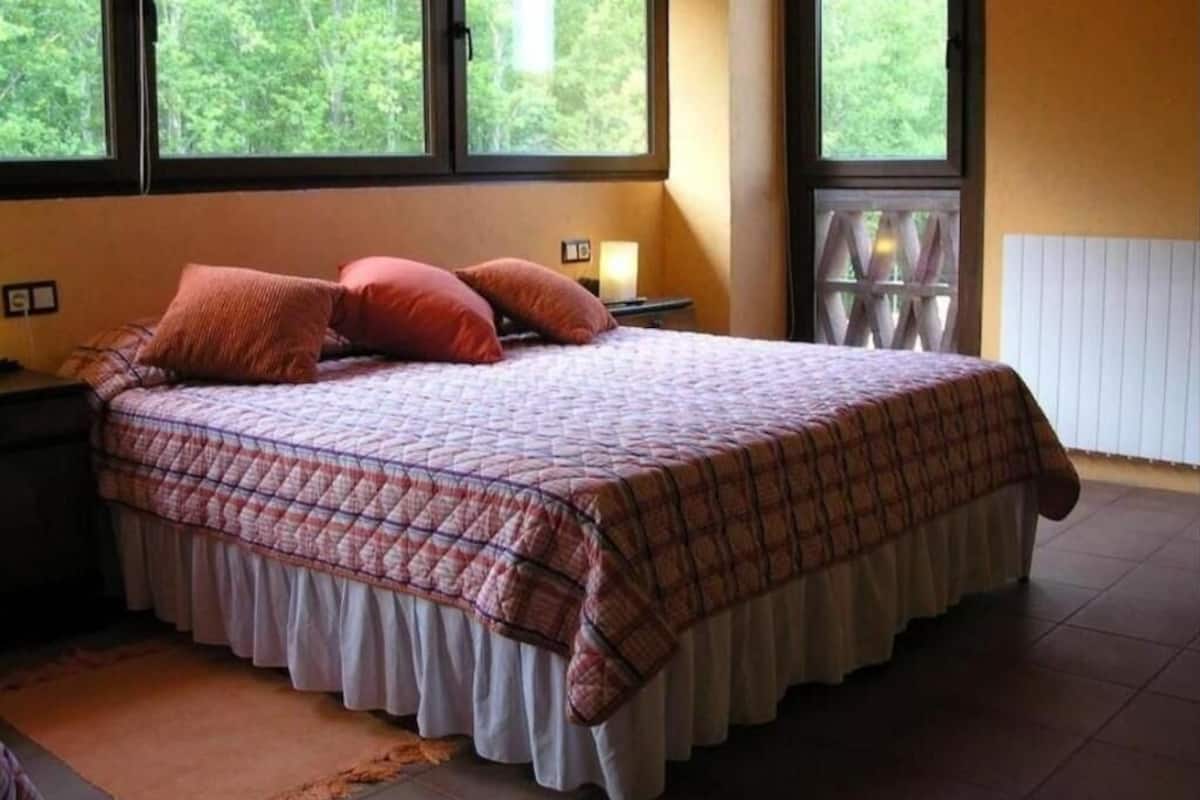 Perhehuone, näköala kanavalle