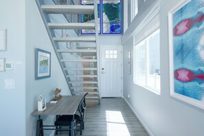 Interior - 871 MBR - Blue Haven | Oceanfront 4BR Luxury Beach House with Deck & Hot Tub (Oxnard)