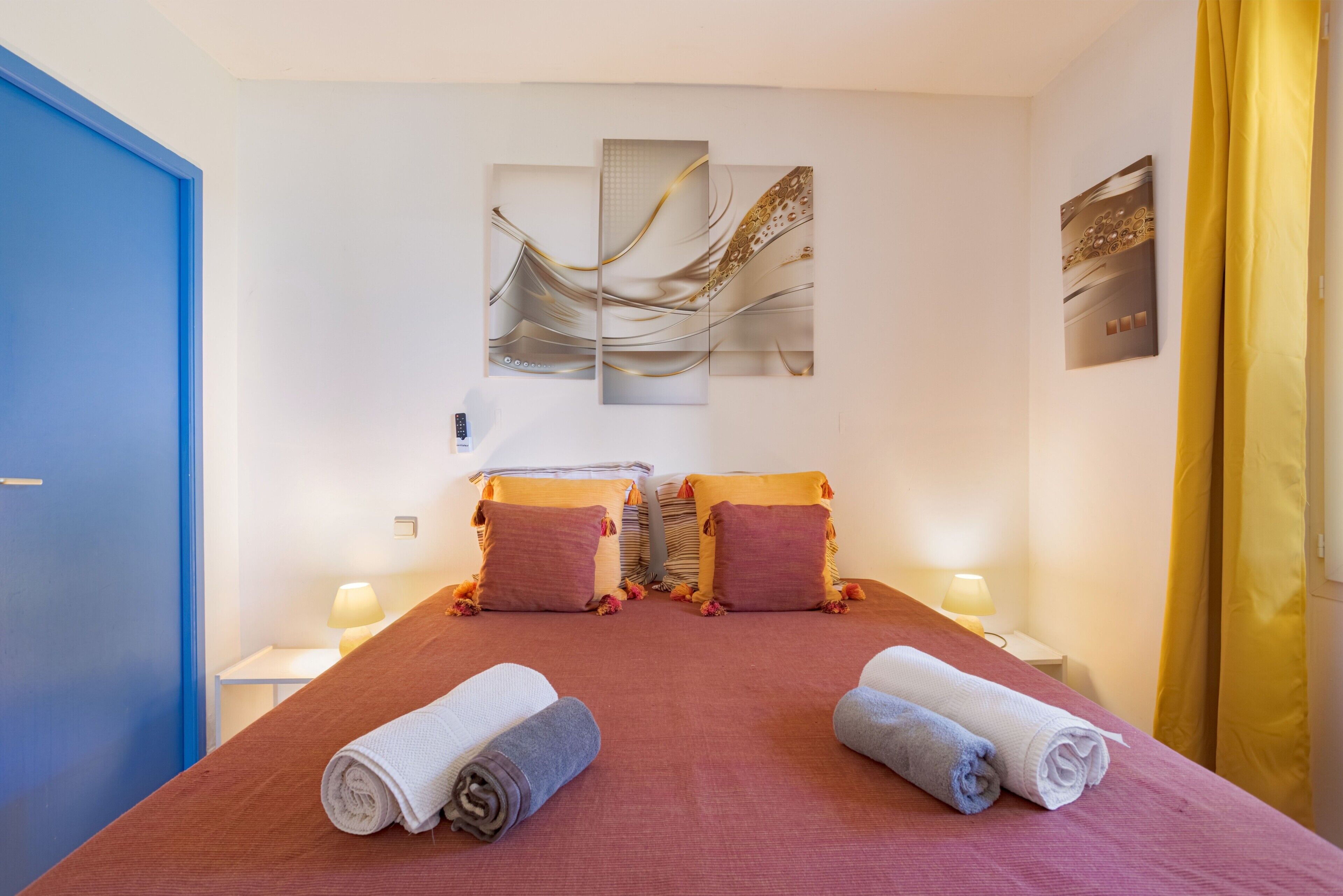 1 chambre, fer et planche à repasser, Wi-Fi, draps fournis