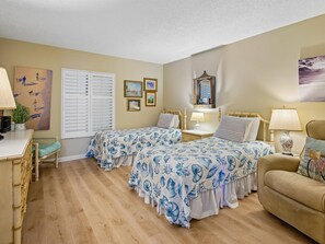 Second Bedroom - (2) Twin Beds + Smart TV - Indies House 502 | Stunning Getaway (Ormond Beach)