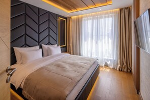 Suite junior, balcón | Escritorio y wifi gratis