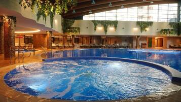 2 indoor pools