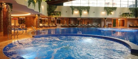 2 piscinas cubiertas
