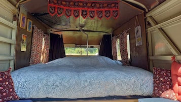 2 bedrooms, bed sheets