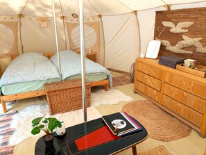 2 bedrooms, bed sheets