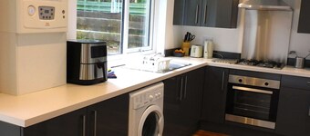 NEW - Large Fully Renovated House in East Kilbride