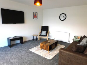 TV, offices - NEW - Large Fully Renovated House in East Kilbride (East Kilbride)