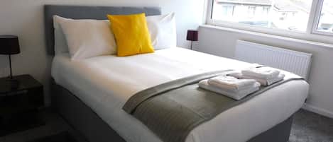 6 chambres, fer et planche Ă repasser, Wi-Fi, draps fournis