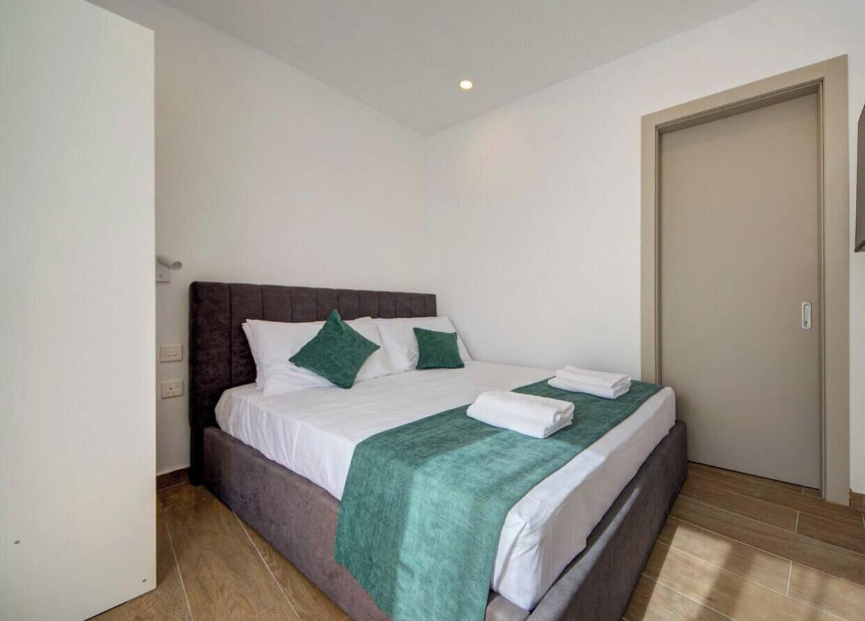 Desk, iron/ironing board, travel crib, WiFi