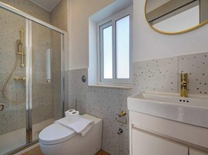 Hair dryer - Penthouse with private roof top in Three Cities (Bormla)