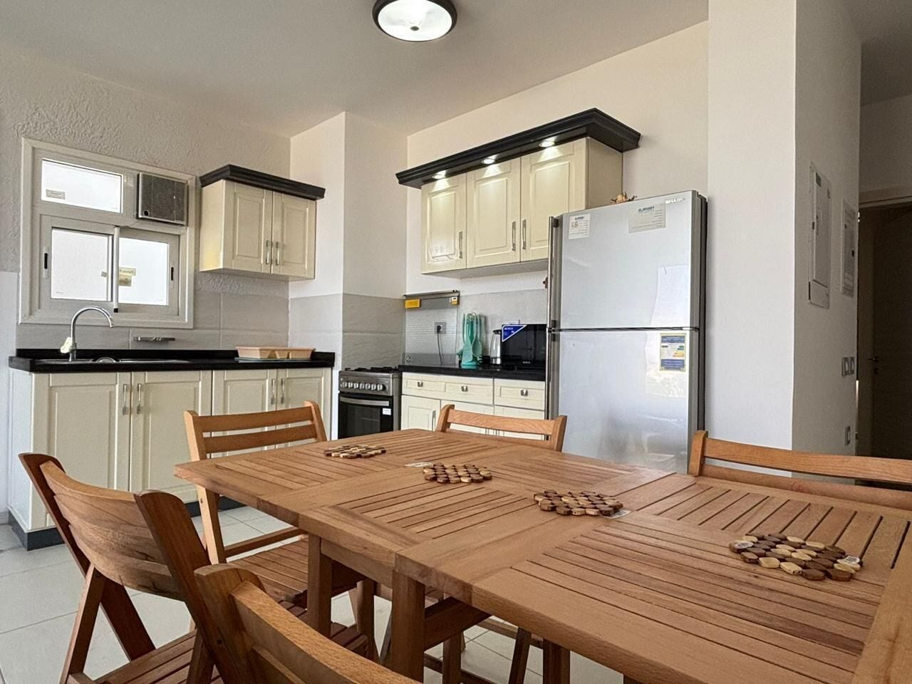 Chalet, vista al mar | Restaurantes