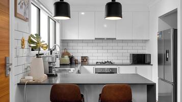 Fridge, microwave, oven, stovetop