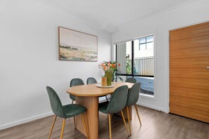 Dining - Modern lifestyle Steps to beach front 3br2bth (Christies Beach)