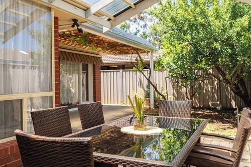 Vintage family entire home 5bed 2bath free parking