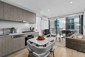 Interior - City CBD Rundle mall Family Retreat with view free park (Adelaide)
