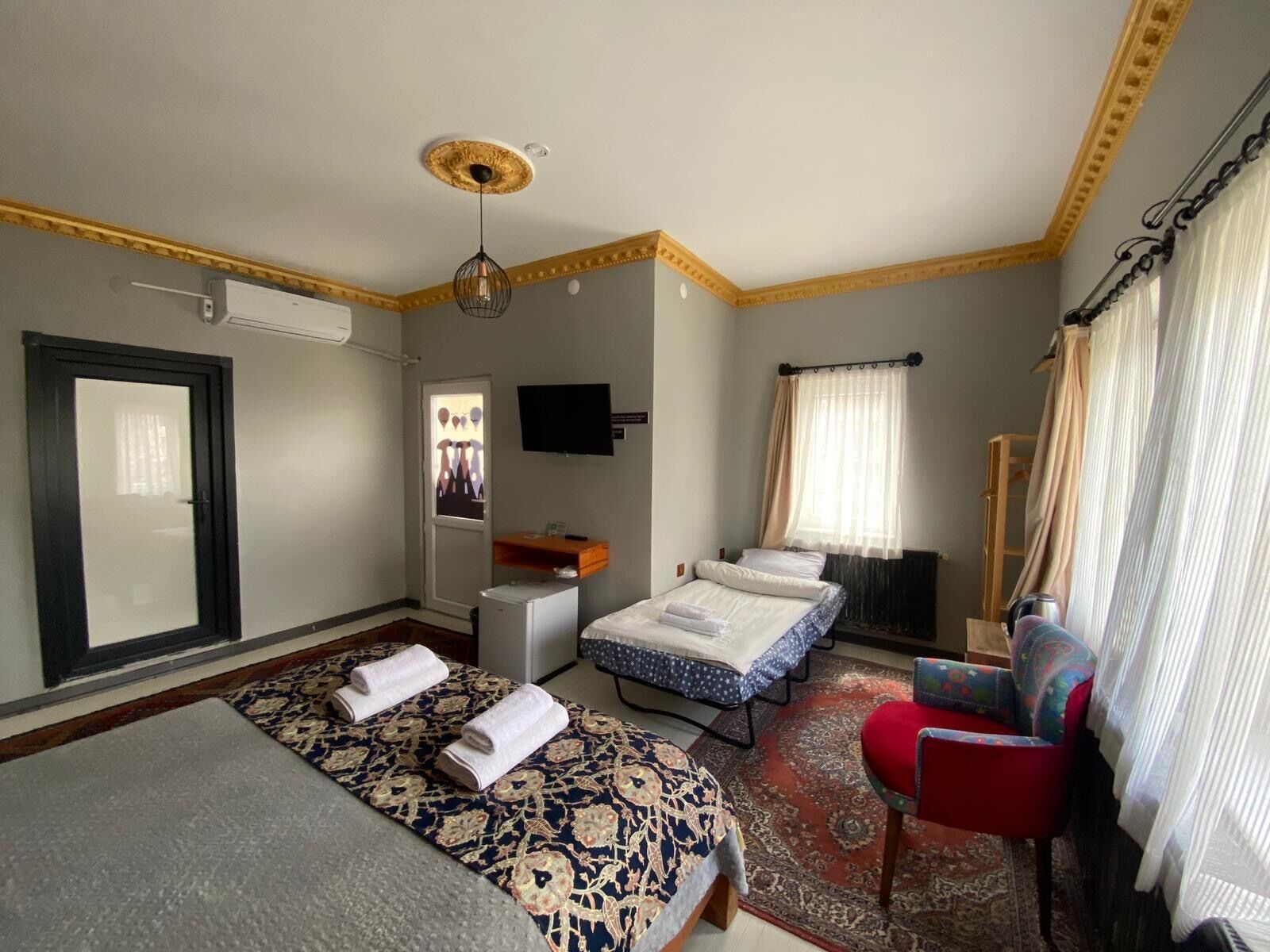 Junior Triple Room, City View