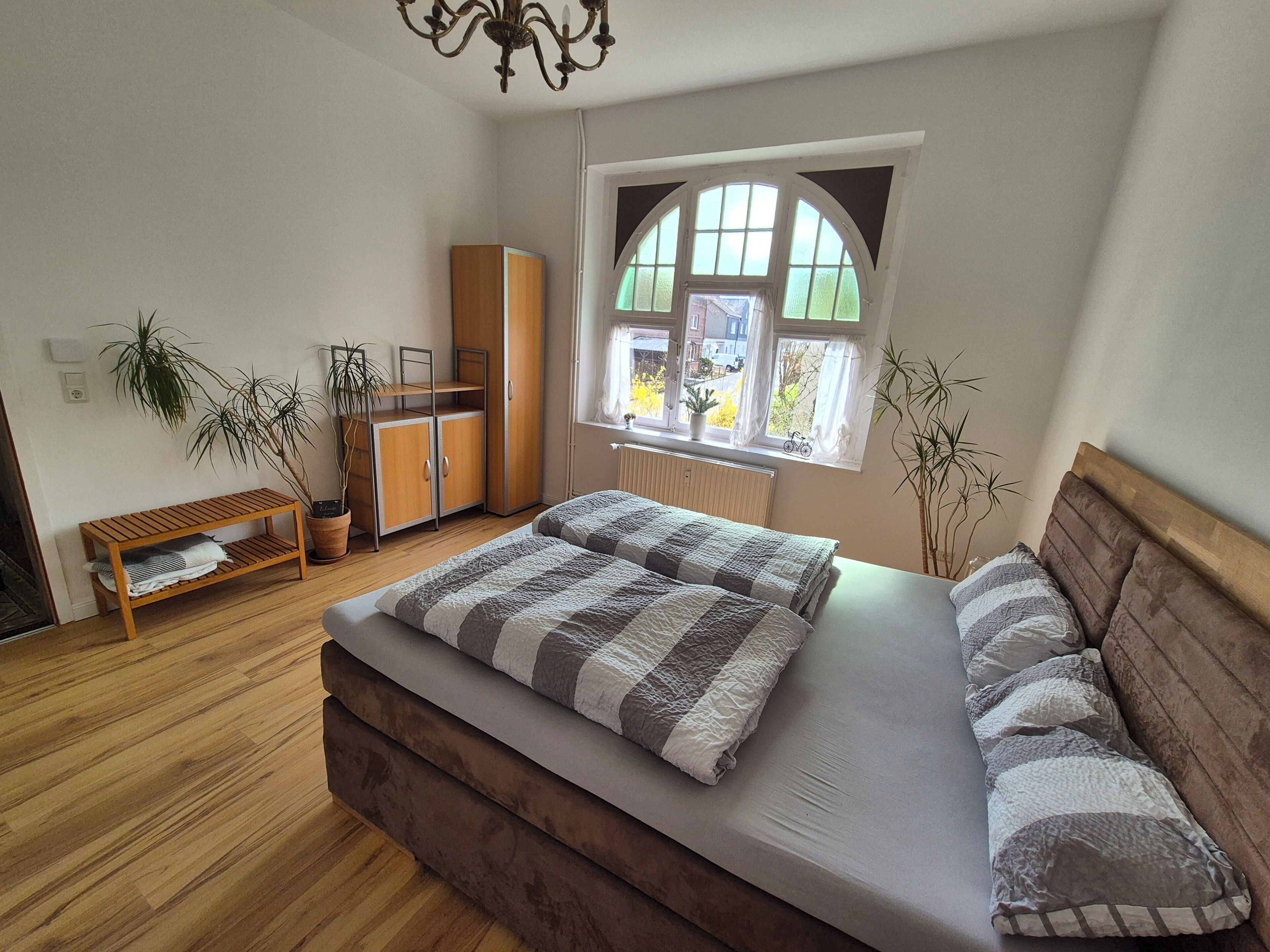 2 Schlafzimmer, Reisekinderbett, kostenloses WLAN, Bettwäsche