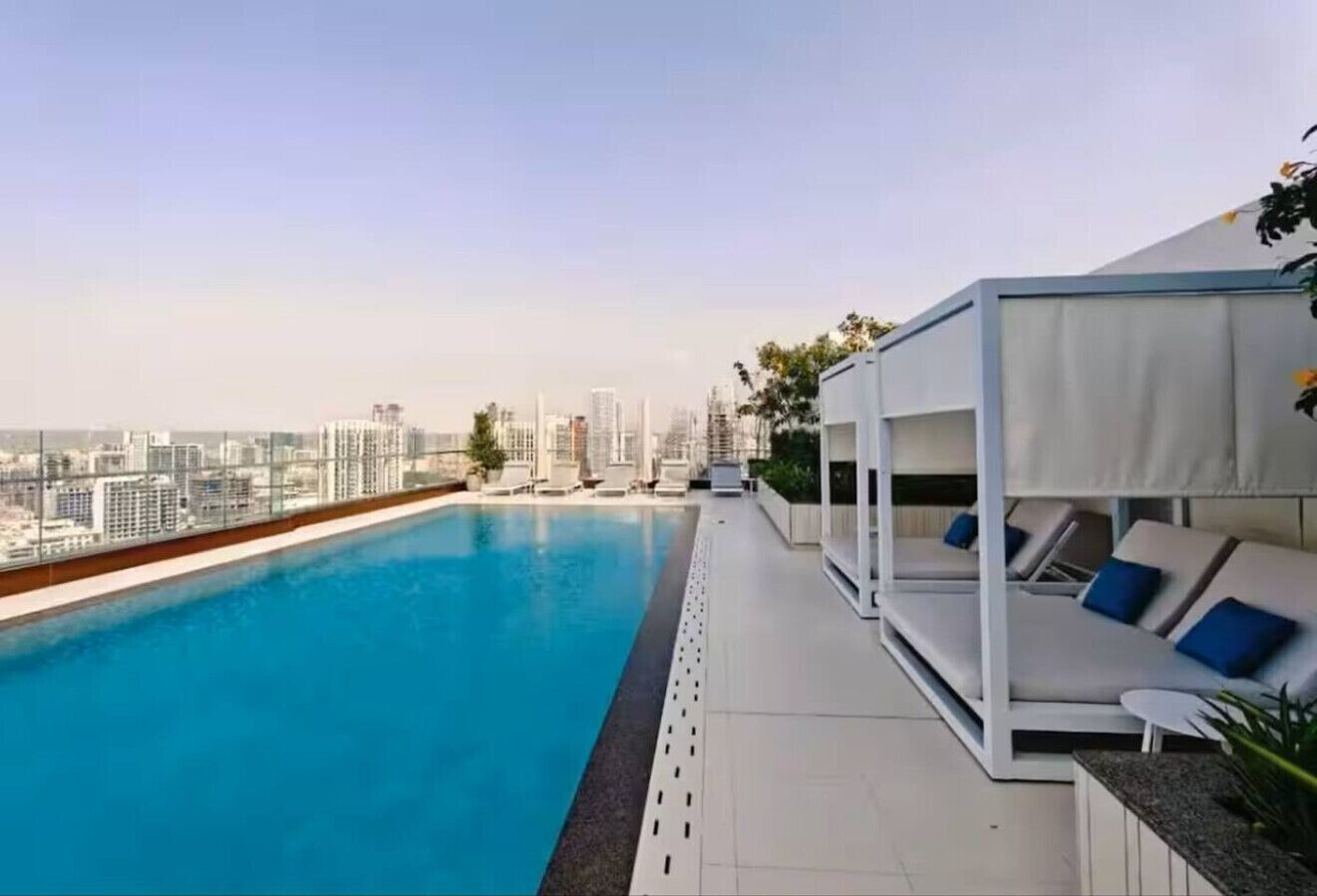 حمام سباحة