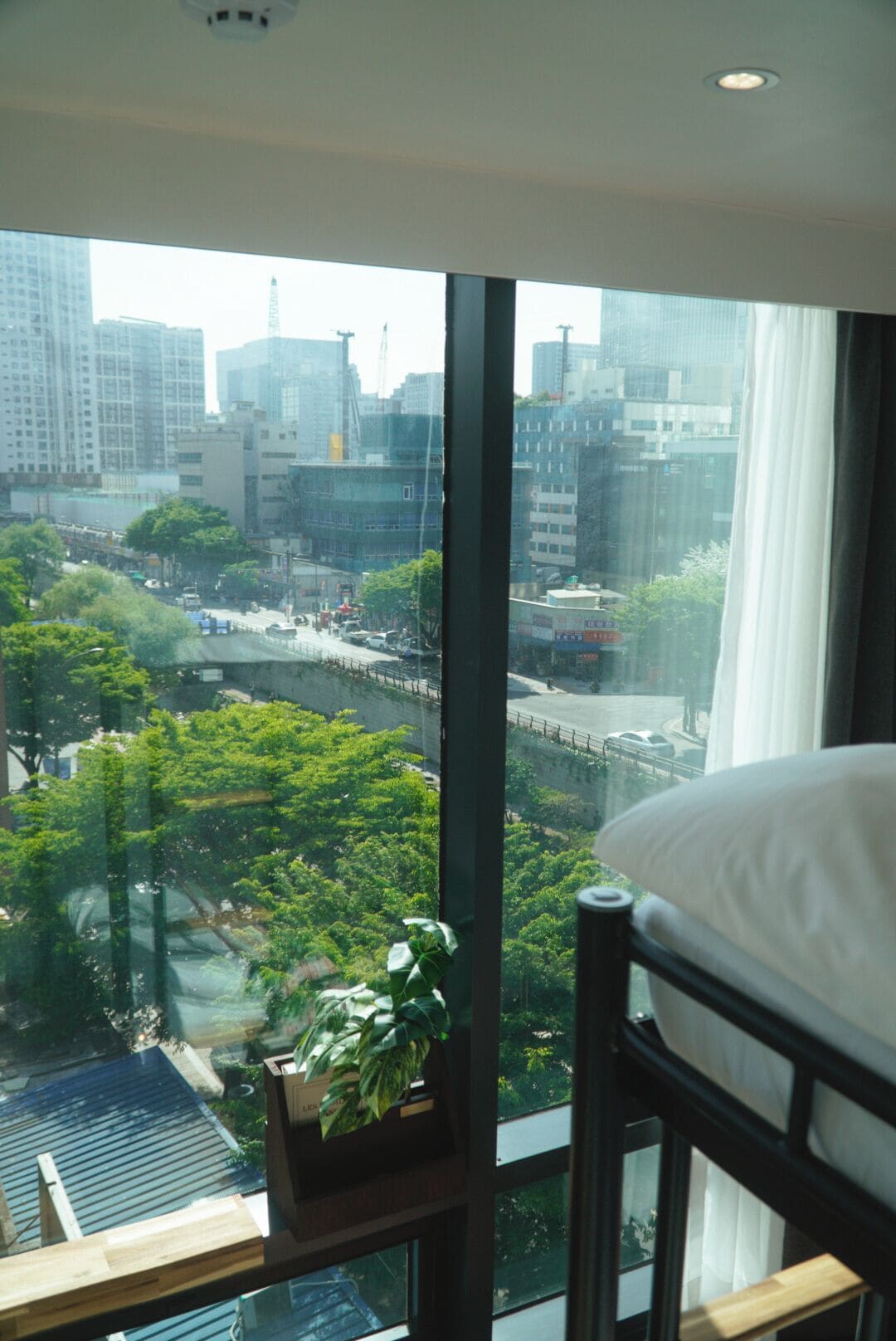 Premium Twin Room | Desk, free WiFi