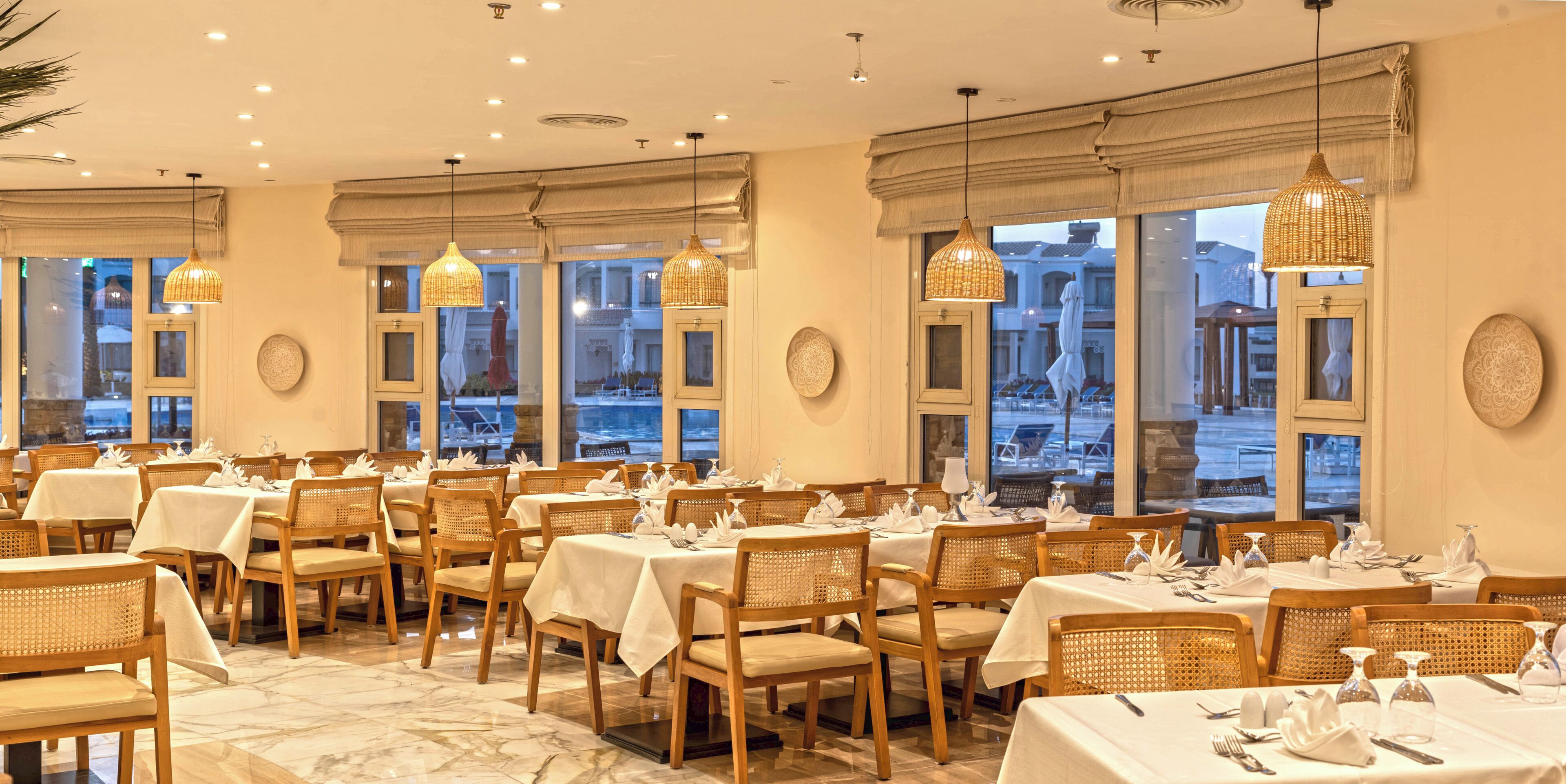 Bao gồm bữa sáng buffet hàng ngày 