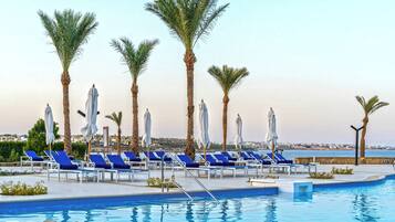 3 outdoor pools