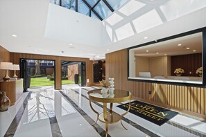 Lobby - Brand New Luxury 2 Bed /Westchester/Greenwich/Full Gym - Concierge Pet Friendly (Greenwich)