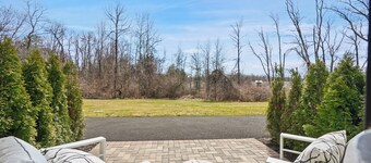 Brand New Luxury 2 Bed /Westchester/Greenwich/Full Gym - Concierge Pet Friendly