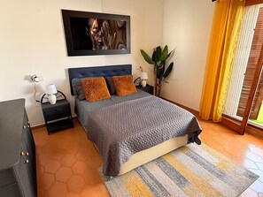 Iron/ironing board, free WiFi, bed sheets - Villamartin Plaza Duplex · Rooftop Sun Terrace · Golf Course 2min Walk (Villamartín)