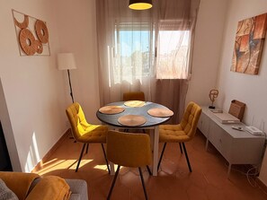 Dining - Villamartin Plaza Duplex · Rooftop Sun Terrace · Golf Course 2min Walk (Villamartín)